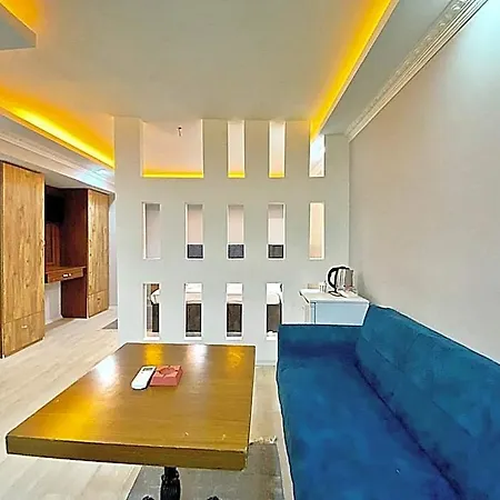 Hotel Biglife *