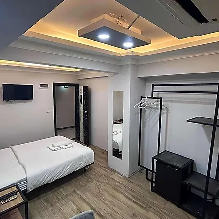 Biglife Hotel *