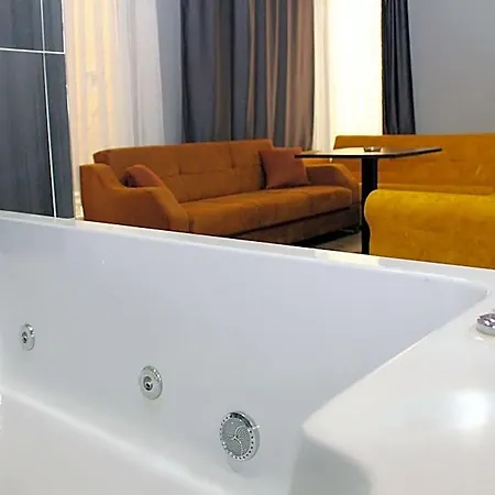 Hotel Biglife